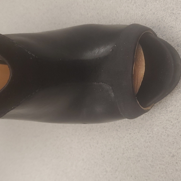 L.A.M.B HEELS - Picture 9 of 12